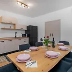 In Hébergement de vacances *