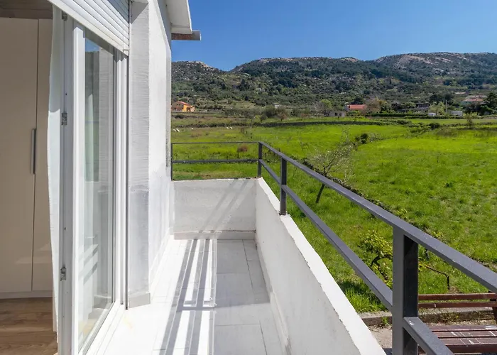 度假居 4 Bedroom Awesome In *