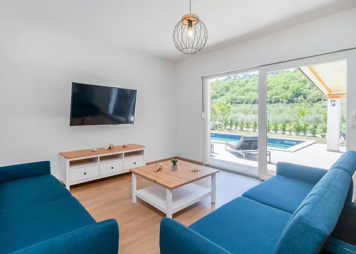 4 Bedroom Awesome In