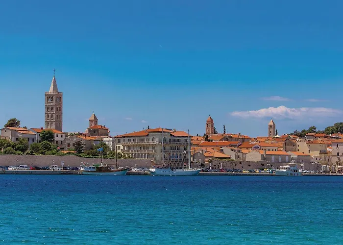 4 Bedroom Awesome In