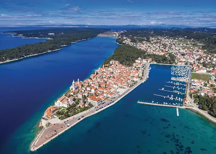 4 Bedroom Awesome In *